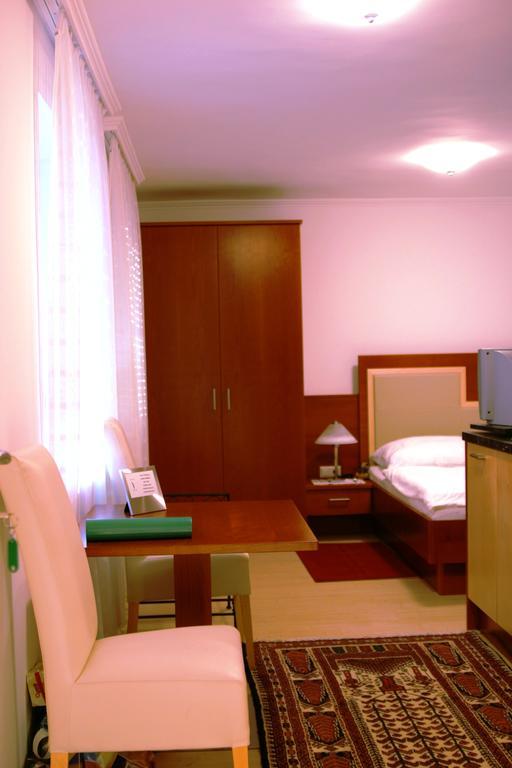 Sekt & Wein - Walter Klein Appartement Illmitz Buitenkant foto