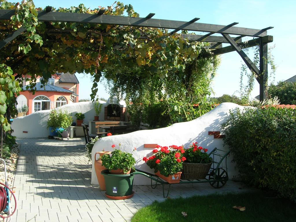 Sekt & Wein - Walter Klein Appartement Illmitz Buitenkant foto