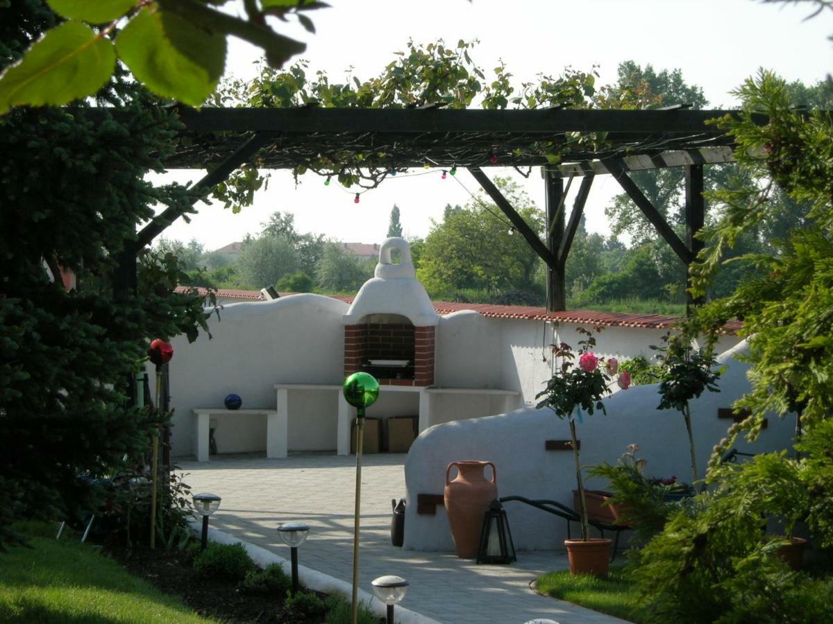 Sekt & Wein - Walter Klein Appartement Illmitz Buitenkant foto