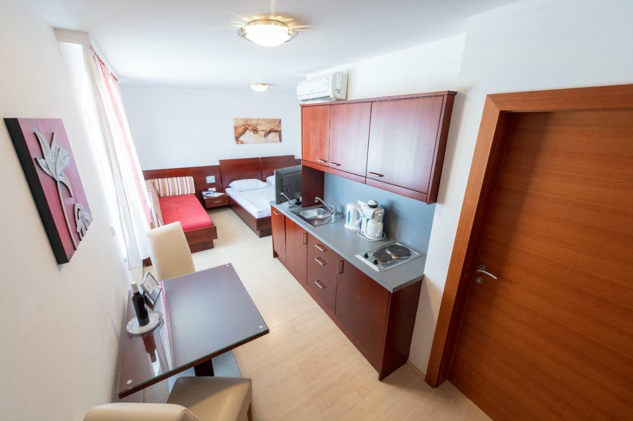 Sekt & Wein - Walter Klein Appartement Illmitz Buitenkant foto