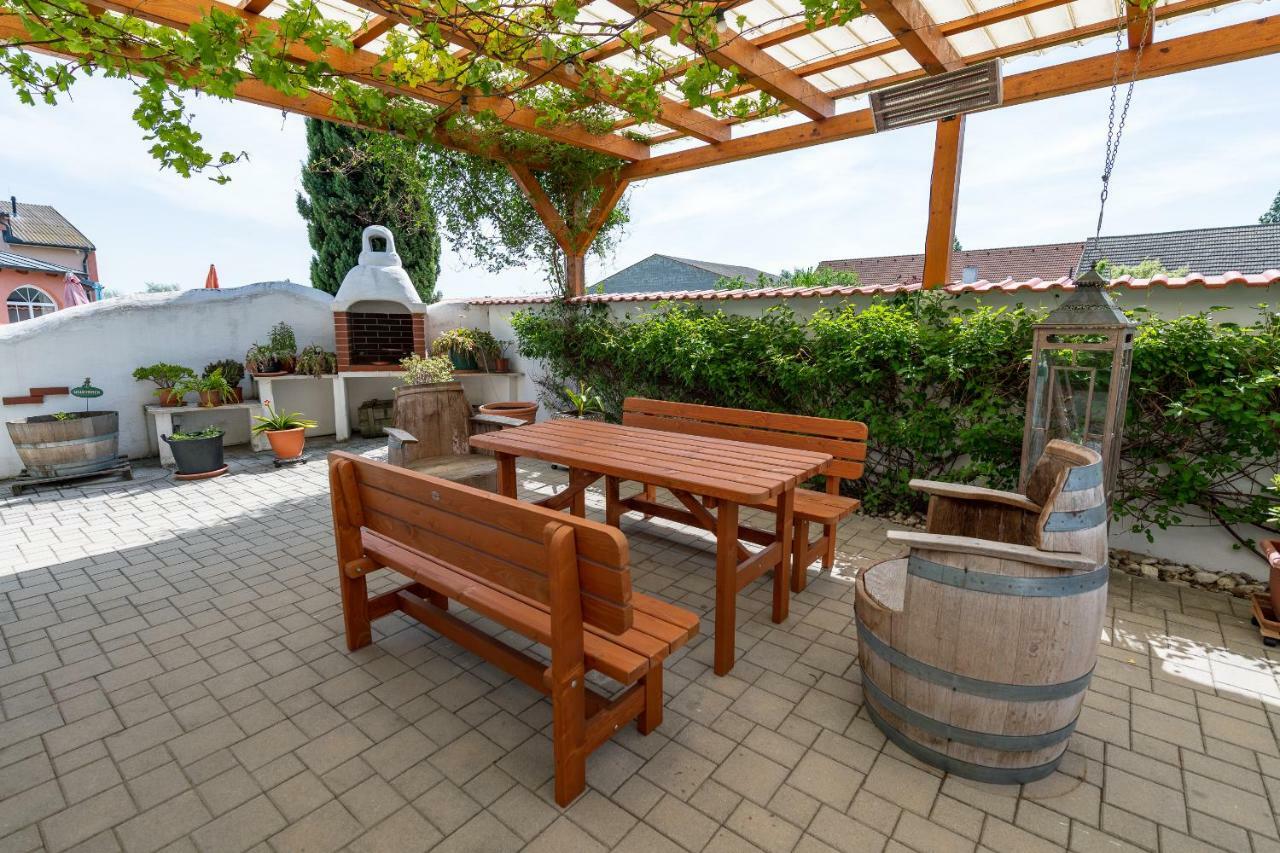 Sekt & Wein - Walter Klein Appartement Illmitz Buitenkant foto