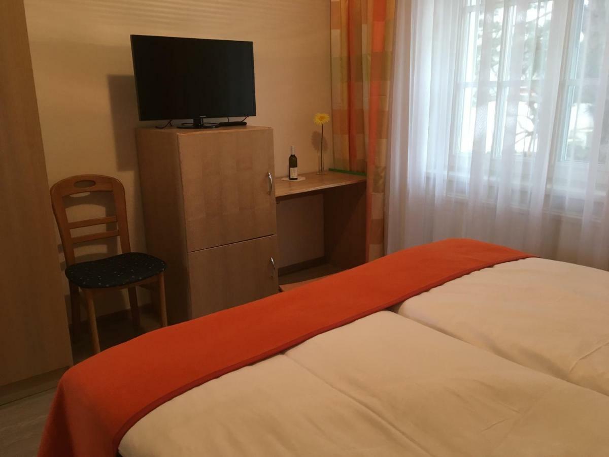 Sekt & Wein - Walter Klein Appartement Illmitz Buitenkant foto